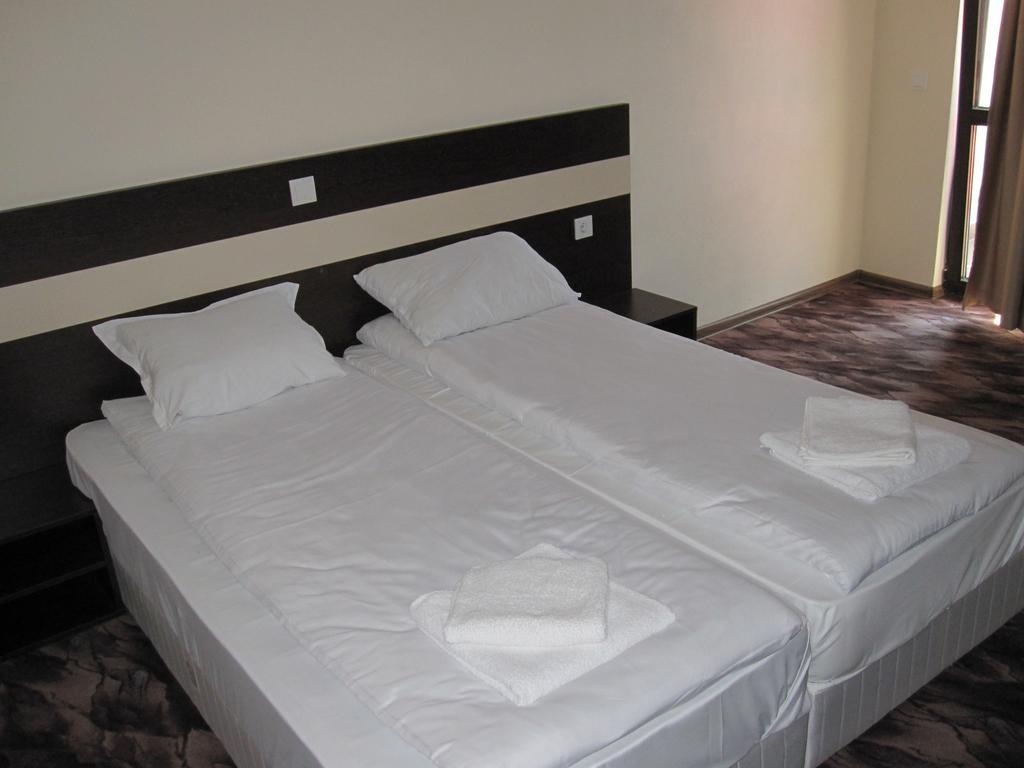 Hotel Deyanira Gorno Dryanovo Номер фото